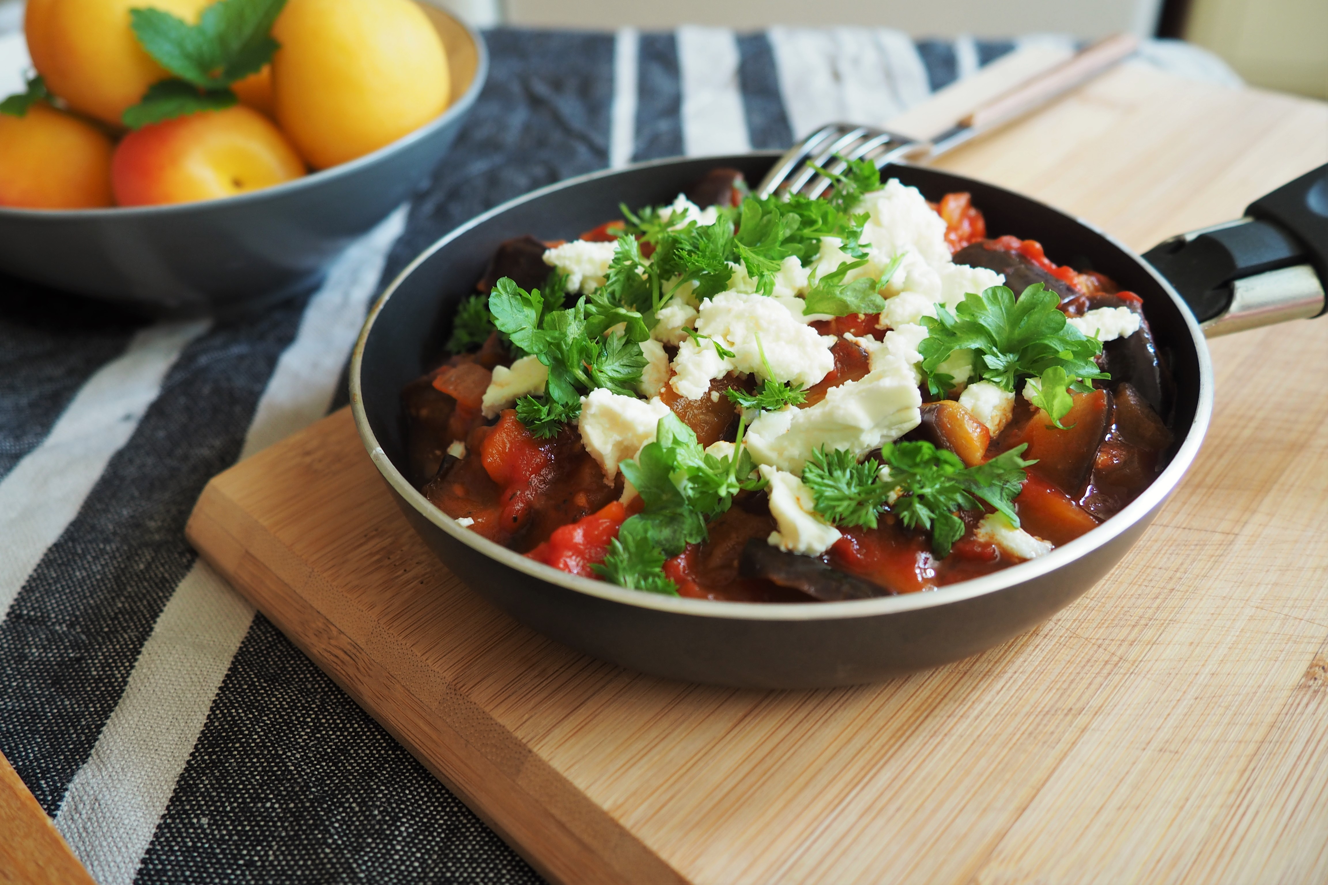 Bakłażan w pomidorach – pomysł na szybką kolację!
